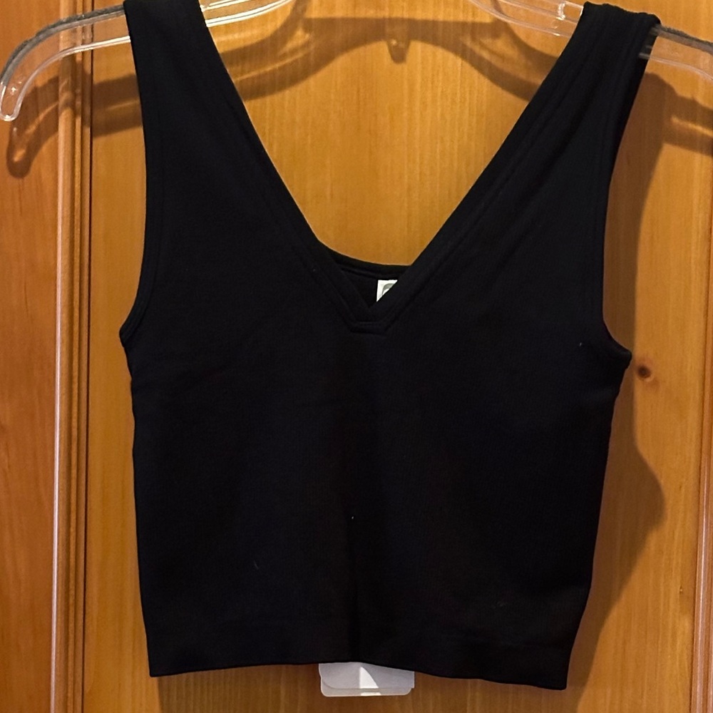 FABLETICS Women's Cloud Seamless V-Neck Crop Tank - Picture 13 of 16
